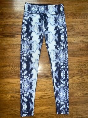 Lululemon leggings - size 8